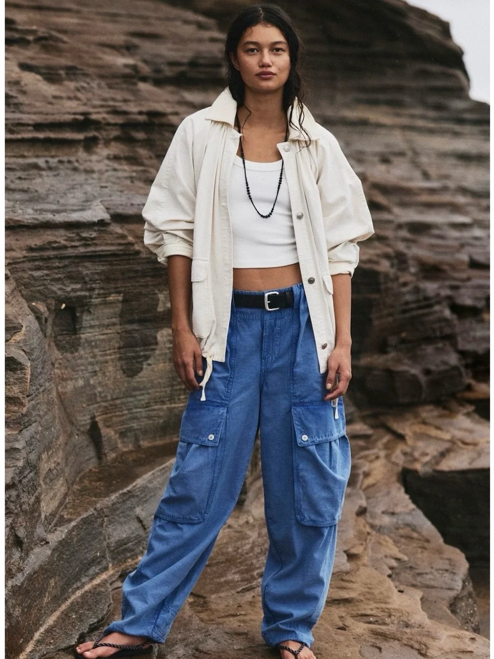 Free People - Mid Rise Cargo Pants in Faded Blue - size 12